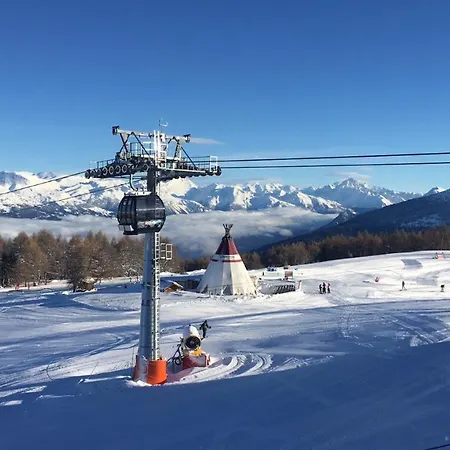 Ski-in, Ski-out 4, *