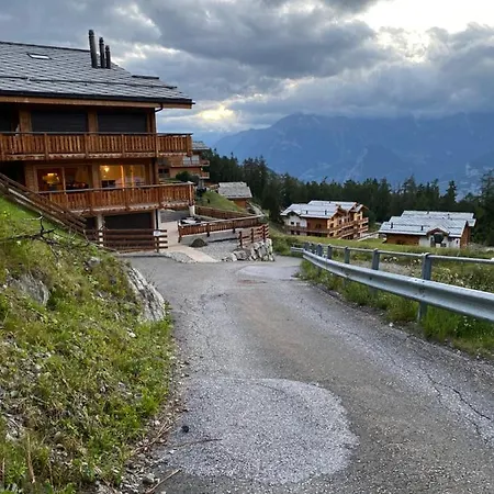 Ski-in, Ski-out 4, *