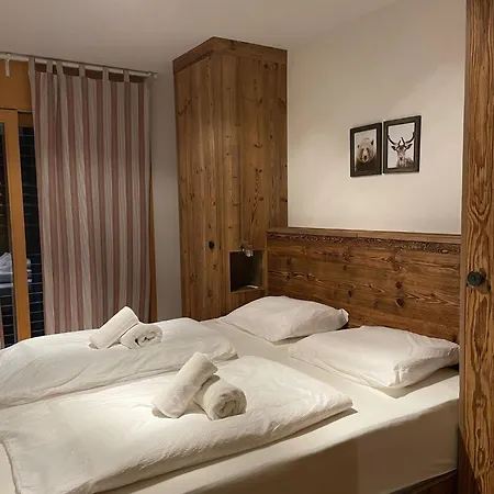 Ski-in, Ski-out 4, Апартаменты *