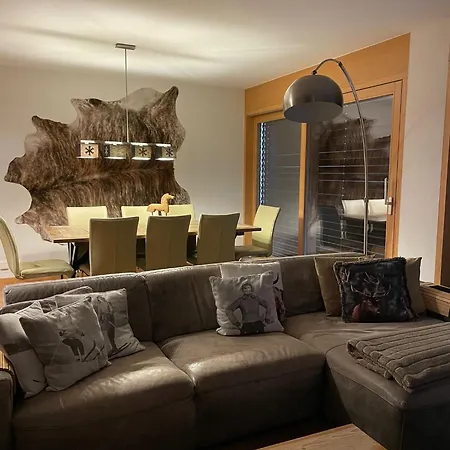 Ski-in, Ski-out 4, *