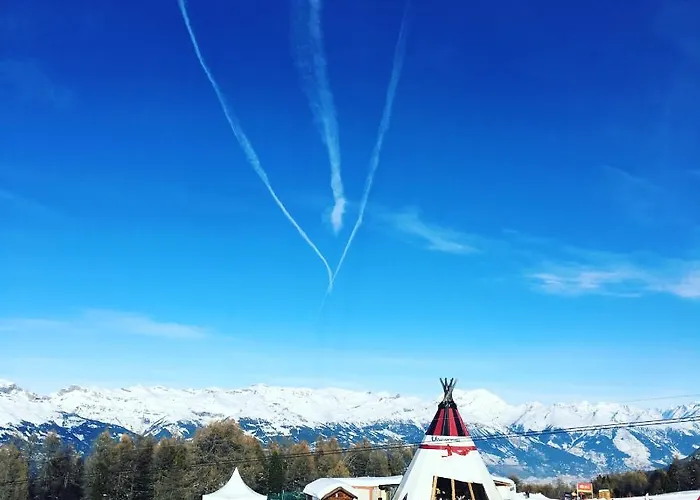 Ski-in, Ski-out 4, *