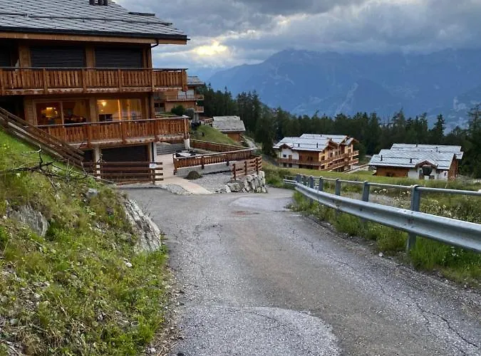 Ski-in, Ski-out 4, *