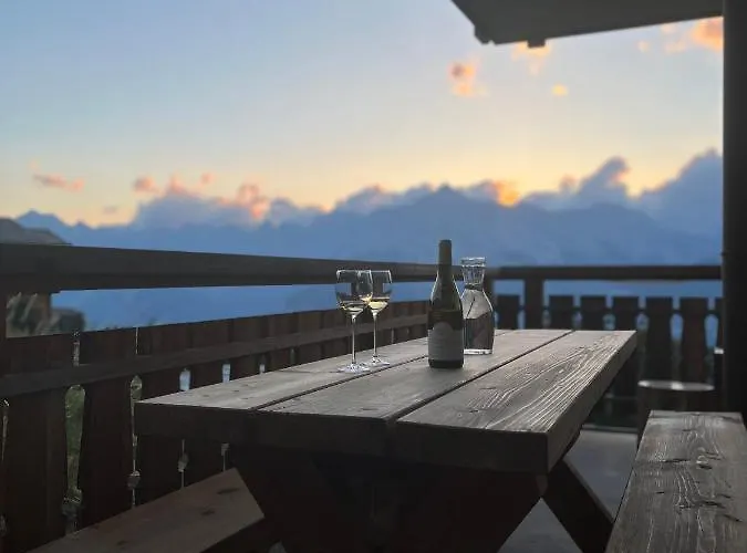 Ski-in, Ski-out 4, *