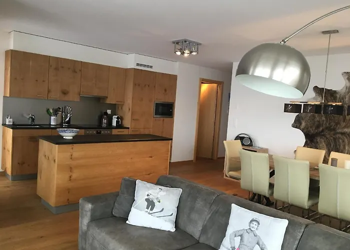 Ski-in, Ski-out 4, *