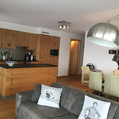 Ski-in, Ski-out 4, *