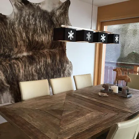 Ski-in, Ski-out 4, *